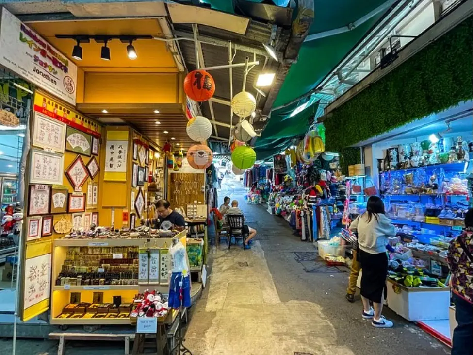 Repulse Bay & Stanley Market