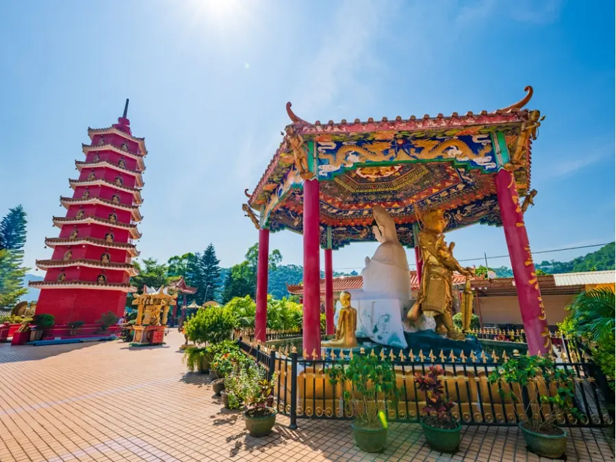 Ten Thousand Buddhas Monastery